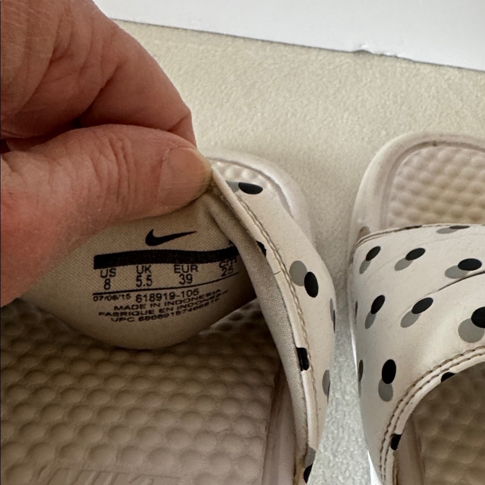 Nike slides - Picture 6 of 7